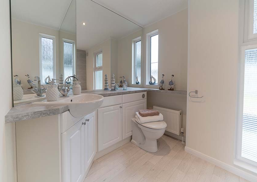Stately Albion Wentwood Bathroom