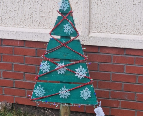 WhatsApp Image 2024-12-17 at 16.13.56_a3648f1f Wooden Christmas Tree