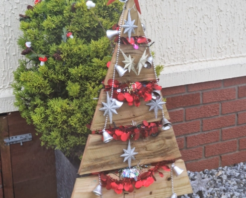 WhatsApp Image 2024-12-17 at 16.13.56_b78de737 Wooden Christmas Tree